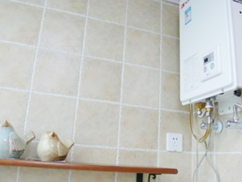 空氣能熱水器應配備安全實用浴霸